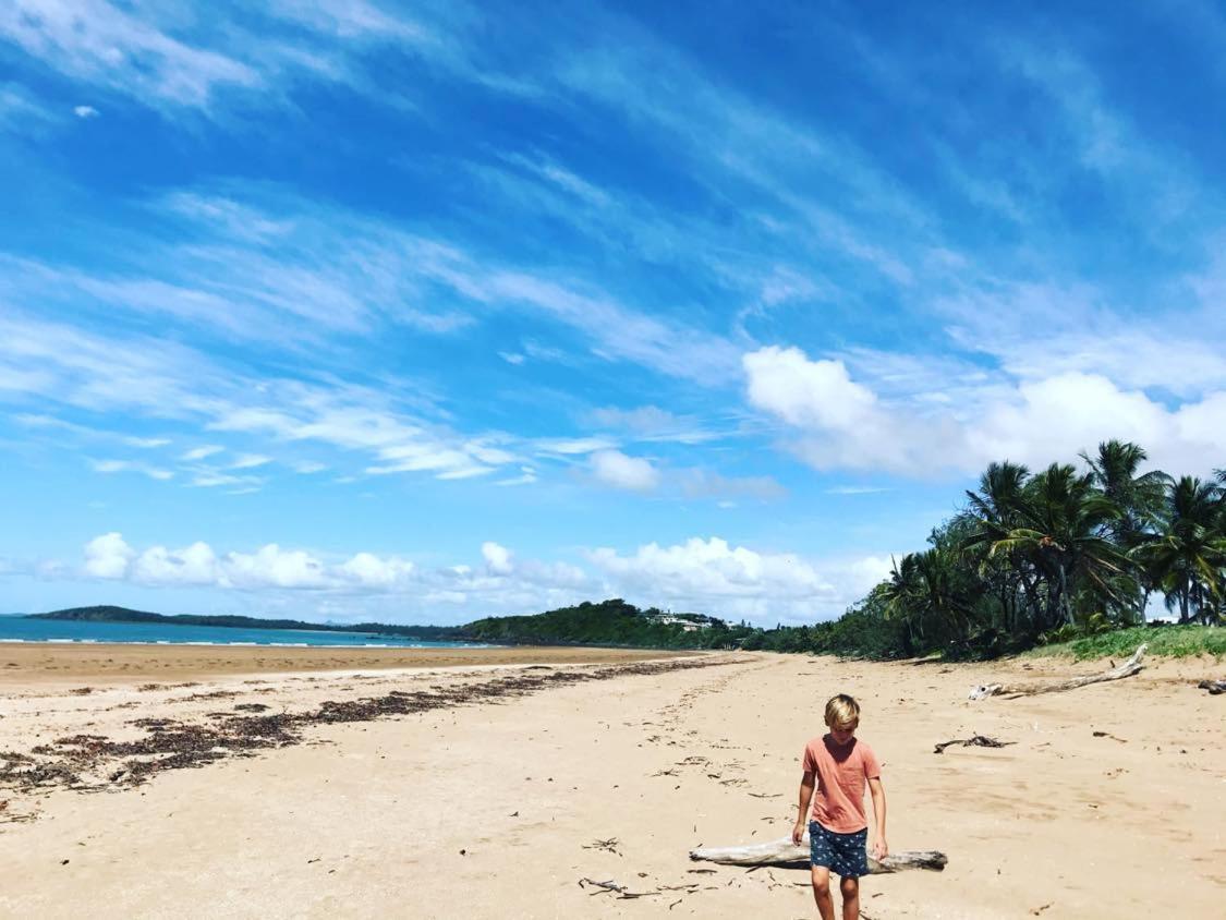 Sarina Beach Motel Grasstree Beach Buitenkant foto