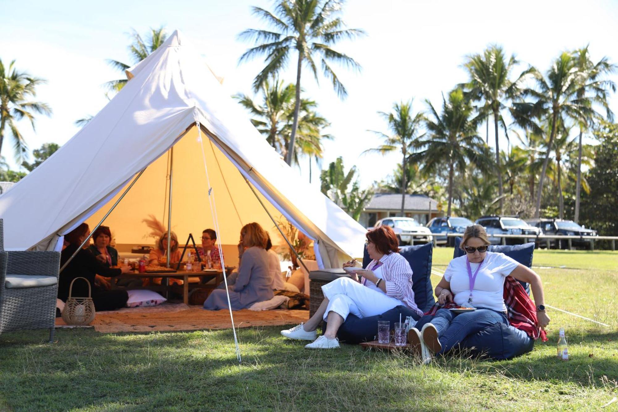 Sarina Beach Motel Grasstree Beach Buitenkant foto