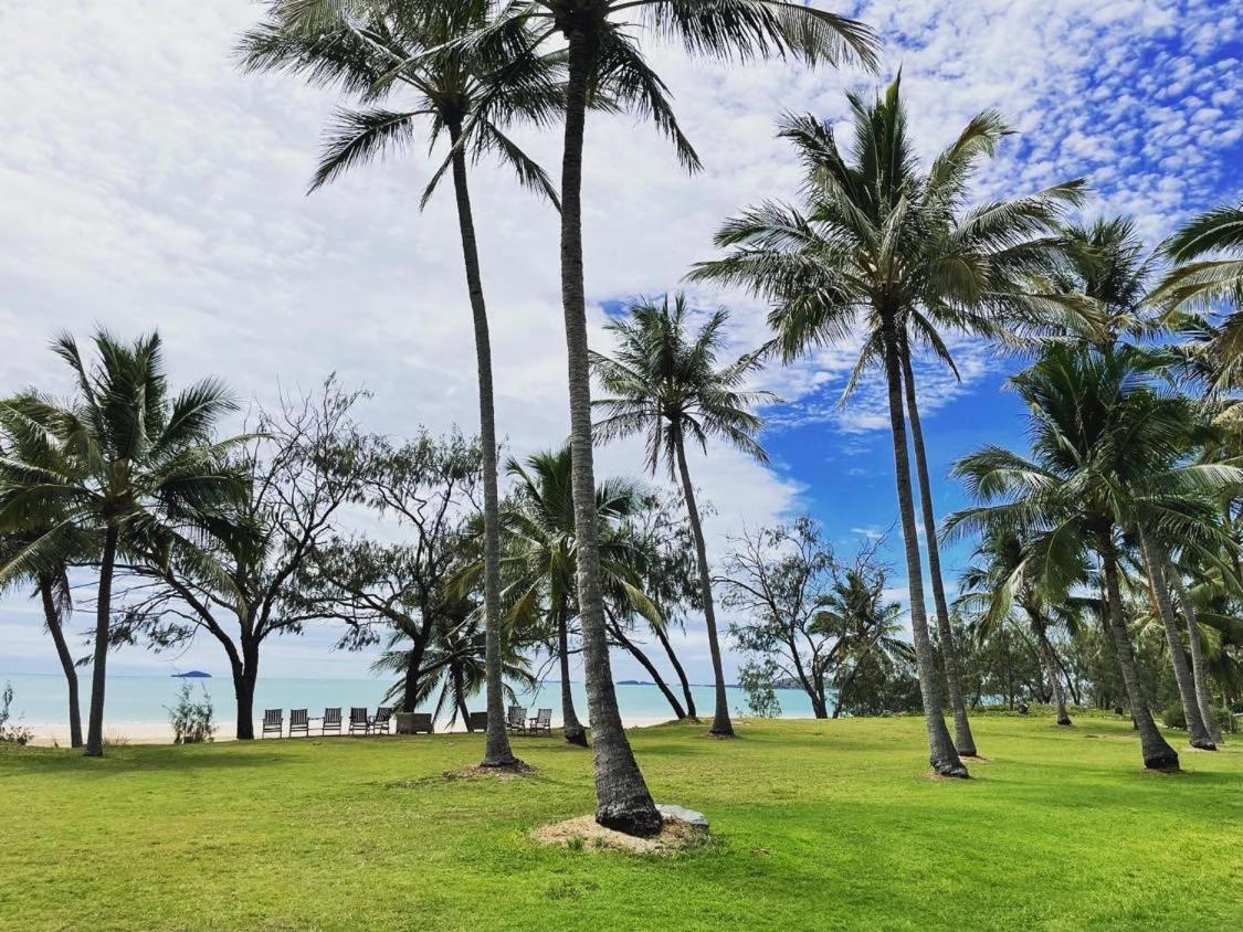 Sarina Beach Motel Grasstree Beach Buitenkant foto
