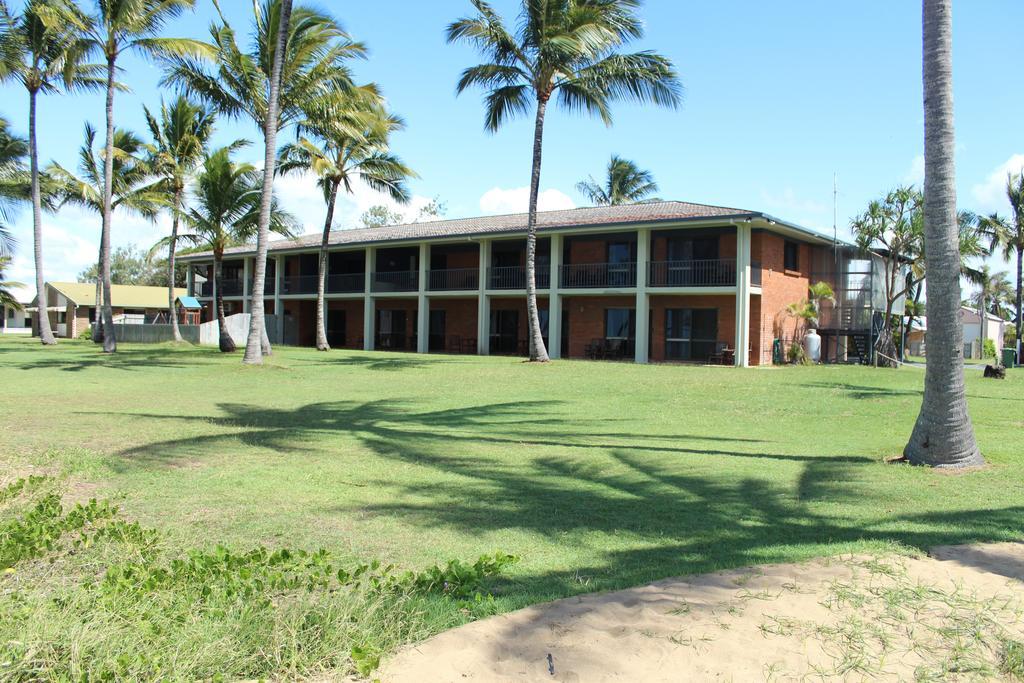 Sarina Beach Motel Grasstree Beach Buitenkant foto